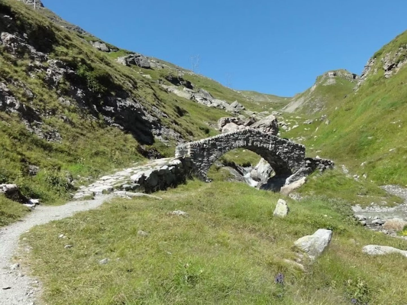 Noch wie früher: Da andere Pässe im Laufe der Zeit ausgebaut wurden, konnte der Septimerpass seine Ursprünglichkeit bewahren. 