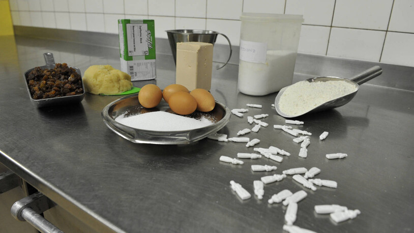 Zunächst werden die Zutaten bereitgelegt.