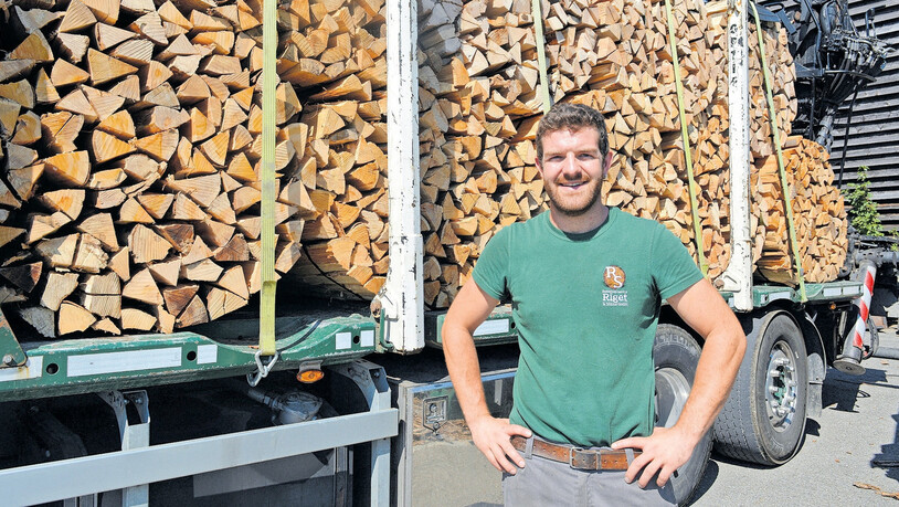 Run auf Brennholz: Weil Gas und Öl im Winter noch knapper und teurer werden könnte, erlebt Walter Riget mit seinem Brennholz-Service in Bilten einen Brennholz-Boom.