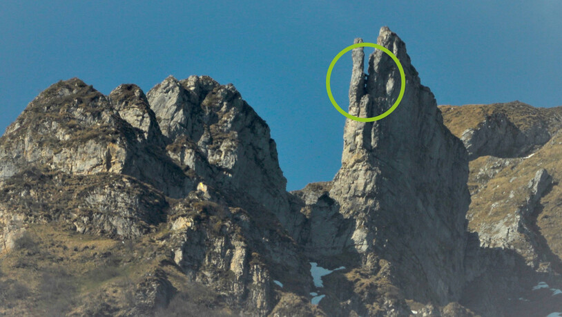 Die Schwösteren vor dem Felssturz: Sichtbar von Glarus aus mit dem Feldstecher sind die beiden Fenster.