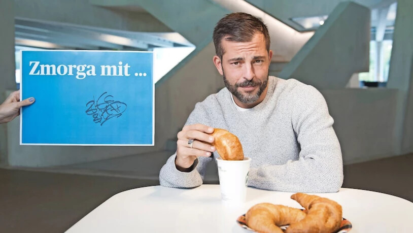 «Zmorga» mit Markenzeichen: «Ich frühstücke immer ausgiebig», sagt Bligg, der mit bürgerlichem Namen Marco Bliggensdorfer heisst. «Zmorga» mit Markenzeichen: «Ich frühstücke immer ausgiebig», sagt Bligg, der mit bürgerlichem Namen Marco Bliggensdorfer heisst.