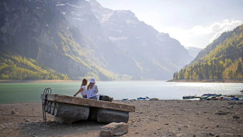 Sonnenschein und dunkle Wolken: Während der Sommermonate schien sich der Glarner Tourismus zu fangen ...