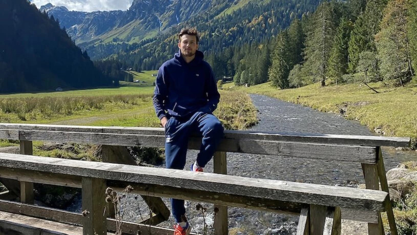 Unbedingt die Alpen sehen und erleben: Henrik Porkka geniesst seinen Aufenthalt in der Schweiz und im Glarnerland, wie hier am Obersee. 