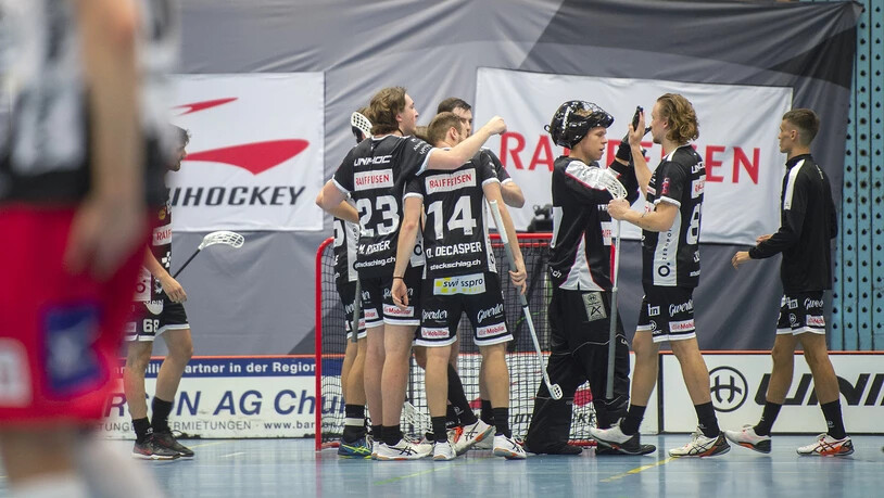 Eine Runde weiter: Die Churer beglückwünschen sich zum Einzug in den Cup-Viertelfinal.
