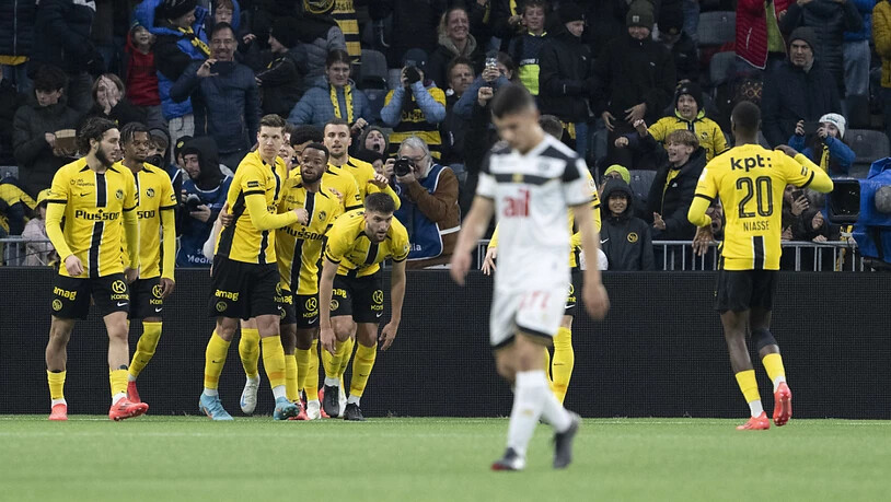 Die Young Boys feiern einen emotionalen Sieg nach dem spät verschossenen Penalty von Lugano