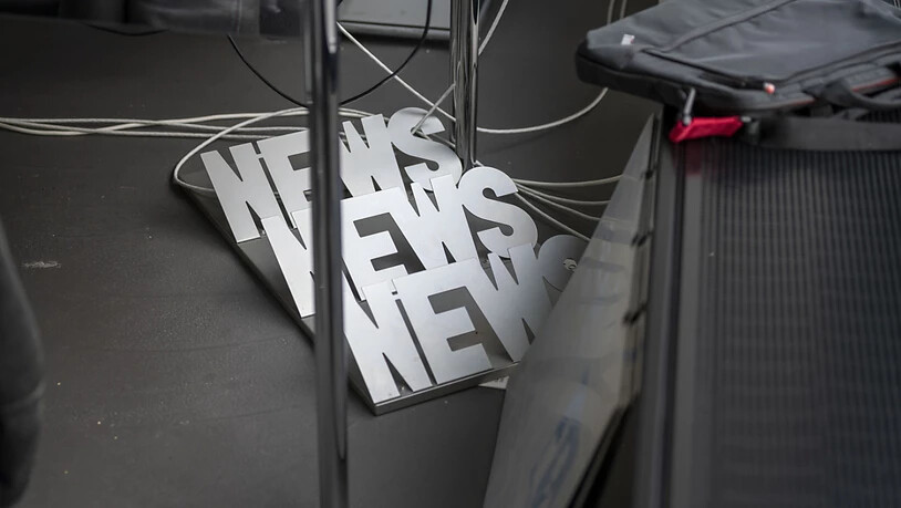 Im Schweizer Journalismus arbeiten viele Personen mit ähnlichem Hintergrund. Sie stehen stark unter Druck, wie eine Studie der Zürcher Hochschule für Angewandte Wissenschaft zeigt. (Symbolbild)