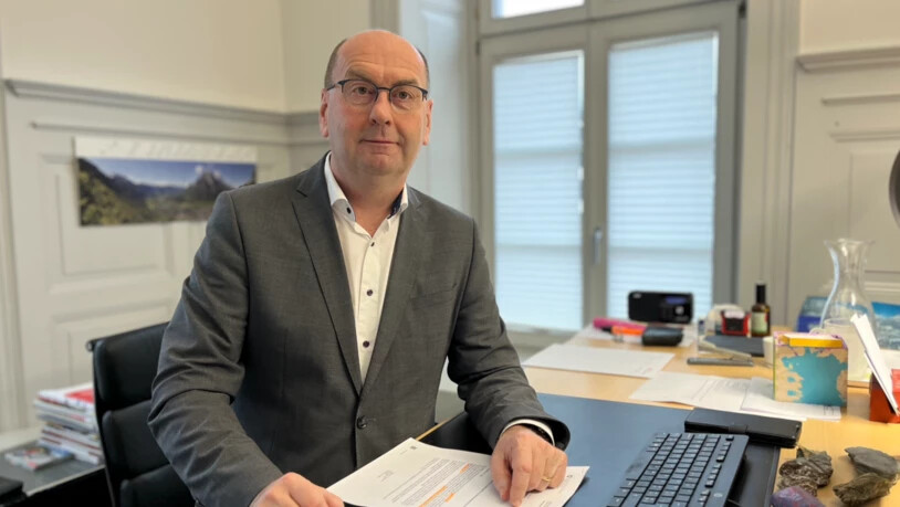 Bewilligung liegt auf dem Tisch: Regierungsrat Kaspar Becker zeigt sich über den Entscheid des Bundesamts für Umwelt erfreut. Bewilligung liegt auf dem Tisch: Regierungsrat Kaspar Becker zeigt sich über den Entscheid des Bundesamts für Umwelt erfreut.