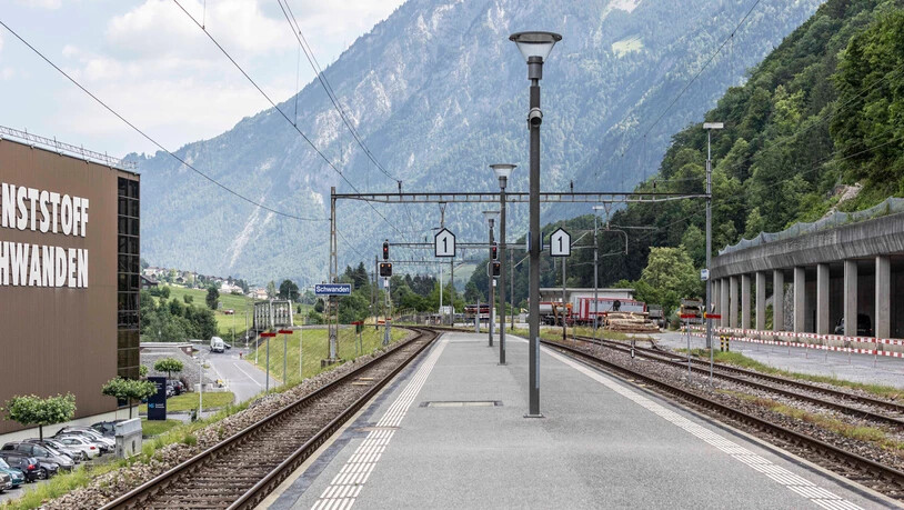 Bahnhof Schwanden: Was im April 2019 auf dem Perron genau geschehen ist, bleibt vor Gericht umstritten. Bahnhof Schwanden: Was im April 2019 auf dem Perron genau geschehen ist, bleibt vor Gericht umstritten.