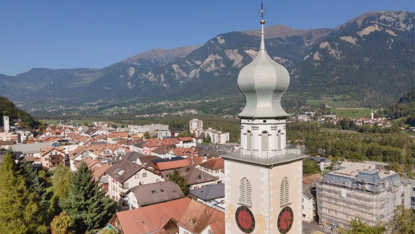 Gute Aussichten: Die reformierte Kirche in Thusis ist schon bald Bestandteil der neuen Kirchgemeinde Thusis-Masein, die im nächsten Jahr auch einen neuen Pfarrer bekommt. Gute Aussichten: Die reformierte Kirche in Thusis ist schon bald Bestandteil der neuen Kirchgemeinde Thusis-Masein, die im nächsten Jahr auch einen neuen Pfarrer bekommt.