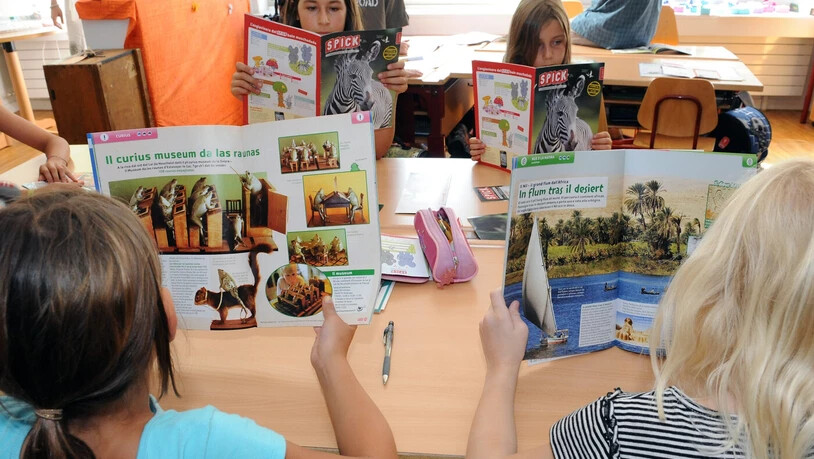 Zweisprachigkeit: Kinder gehen in den romanischen Kindergarten in der Schule Lachen in Chur. Zweisprachigkeit: Kinder gehen in den romanischen Kindergarten in der Schule Lachen in Chur.