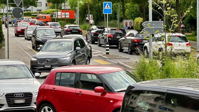 Lange Wartezeit: Am späteren Mittwochnachmittag kamen Autofahrerinnen und Autofahrer auf den Churer Strassen kaum vom Fleck. Lange Wartezeit: Am späteren Mittwochnachmittag kamen Autofahrerinnen und Autofahrer auf den Churer Strassen kaum vom Fleck.