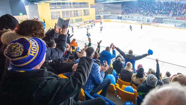 Der EHC Arosa will auch nächste Saison ein Cup-Fest erleben. Dafür müssen sie die Qualifikation erfolgreich bestreiten.