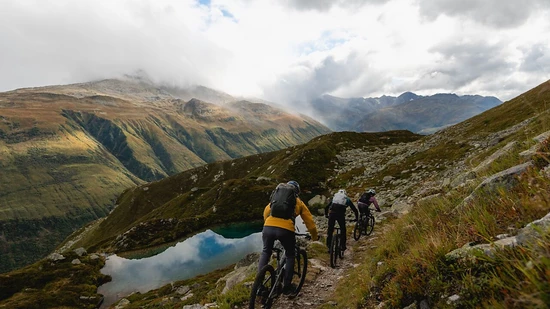 Zwei neue Routen über fünf Schweizer Alpenpässe eröffnen diesen Sommer. (Symbolbild) Zwei neue Routen über fünf Schweizer Alpenpässe eröffnen diesen Sommer. (Symbolbild)