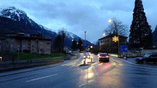 Hier hat sich der Unfall ereignet: Ein Fussgängerstreifen auf der Landstrasse in Netstal.
