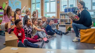 Am ersten Tag noch aufgeregt: Varinia Hassler ist Lehrerin der Erstklässlerinnen und Erstklässler im Churer Schulhaus Daleu.