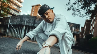 Die Schweizer Rap-Grösse EAZ tritt am Freitag, 22. Dezember, in der Lintharena auf. 