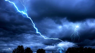 Viele Blitze: Die Meteorologen rechnen am Freitag mit einer hohen Blitzaktivität.