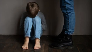 Gewaltfreie Kindererziehung: Zurzeit befindet sich eine Gesetzesrevision in der Vernehmlassung, um den Grundsatz der gewaltfreien Erziehung ausdrücklich im Zivilgesetzbuch zu verankern. Gewaltfreie Kindererziehung: Zurzeit befindet sich eine Gesetzesrevision in der Vernehmlassung, um den Grundsatz der gewaltfreien Erziehung ausdrücklich im Zivilgesetzbuch zu verankern.