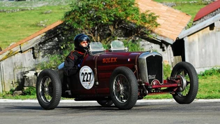 Rasante Fahrten: Am Memorial-Klausenrennen im September 2013 bretterten letztmals Oldtimer von Linthal auf die Klausenpasshöhe. 