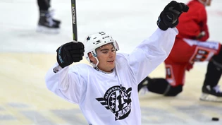  NHL-Stürmer Timo Meier jubelt im Trikot der SCRJ Lakers – wenn auch nur im Training.
