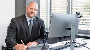 Zuversichtlich: Daniel Seelhofer, Rektor der neuen Fachhochschule Ost, freut sich auf den Semesterstart Mitte September.Pressebild 