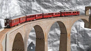 Aufgegleist: 23 Modelleisenbahn-Experten sind am Bau des RhB-Spielmuseums beteiligt, darunter Thomas Frei.