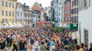 Eine grosse Disco: Ausgelassene Stimmung bei der Premiere des Frühlingsschlagerfests. Eine grosse Disco: Ausgelassene Stimmung bei der Premiere des Frühlingsschlagerfests.