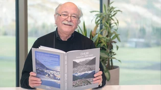 Mit «Chur – Zeitzeichen 1860–2022» hat der Churer Autor Charly Bieler bereits sein elftes Buch veröffentlicht. Mit «Chur – Zeitzeichen 1860–2022» hat der Churer Autor Charly Bieler bereits sein elftes Buch veröffentlicht.