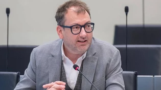 Gute Noten von innen und aussen: Regierungsrat Peter Peyer stellt der Bündner Coronapolitik ein gutes Zeugnis aus – und ist damit nicht alleine. Gute Noten von innen und aussen: Regierungsrat Peter Peyer stellt der Bündner Coronapolitik ein gutes Zeugnis aus – und ist damit nicht alleine.