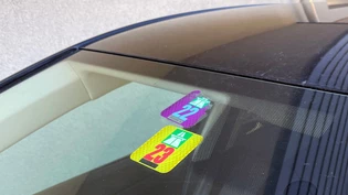 Zeit zum Wechseln: Die neue Vignette muss ab Mittwoch an den Fahrzeugen kleben, die auf einer abgabepflichtigen Nationalstrasse fahren.