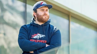 Ein neuer Bronco: Fred Beck, Defensive Coordinator der Calanda Broncos, geniesst auf der Terrasse des Medienhauses Somedia in Chur die Sonne. Ein neuer Bronco: Fred Beck, Defensive Coordinator der Calanda Broncos, geniesst auf der Terrasse des Medienhauses Somedia in Chur die Sonne.