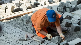 Billiger, aber weniger nachhaltig: Im Strassenbau werden oft weitgereiste Steine verbaut. Billiger, aber weniger nachhaltig: Im Strassenbau werden oft weitgereiste Steine verbaut.