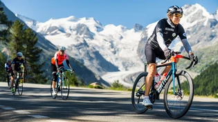 17. Austragung rund um Zernez: Der Engadin Radmarathon bietet dem «Hobby-Gümmeler» Höchstschwierigkeiten inmitten einer malerischen Bergkulisse. 
