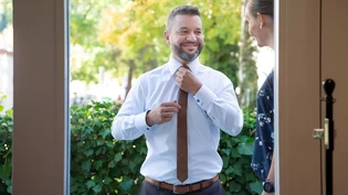 Die Krawatte sitzt schon einmal: Roman Hug wird die SVP die kommenden vier Jahre in Bern vertreten – mit Folgen für seine beruflichen und politischen Aufgaben im Kanton. Die Krawatte sitzt schon einmal: Roman Hug wird die SVP die kommenden vier Jahre in Bern vertreten – mit Folgen für seine beruflichen und politischen Aufgaben im Kanton.
