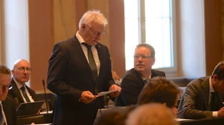 «Lesbar und für heute verständlich machen»: Roland Goethe setzt sich – ohne Erfolg – dafür ein, dass der Kanton die Publikation der Anna-Göldi-Prozessakten mitfinanziert.
