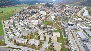 Da soll sie hin: Die neue Verbindungsstrasse soll im Südosten von Domat/Ems für Verkehrsentlastung sorgen. Da soll sie hin: Die neue Verbindungsstrasse soll im Südosten von Domat/Ems für Verkehrsentlastung sorgen.