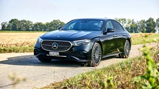 Vollgestopft mit Elektronik: Der E 400 e 4MATIC von Mercedes Benz ist so etwas wie ein Computer auf vier Rädern. 