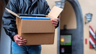 Habseligkeiten gepackt: Stadtangestellte kündigen immer häufiger bei der Stadt Chur.