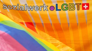 Angriffsfläche: Bunte Regenbogenfahnen und andere Hinweise auf den queeren Verein Sozialwerk LGBT+ werden regelmässig Ziel von queerfeindlichen Aggressionen. Angriffsfläche: Bunte Regenbogenfahnen und andere Hinweise auf den queeren Verein Sozialwerk LGBT+ werden regelmässig Ziel von queerfeindlichen Aggressionen.