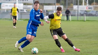 Kämpferisches Duell: Valposchiavo Calcio – hier eine Szene aus dem Hinspiel mit dem Emser Agon Topalli (links) und dem Puschlaver Nicolò Pola und der FC Ems schenken sich nichts.
Kämpferisches Duell: Valposchiavo Calcio – hier eine Szene aus dem Hinspiel mit dem Emser Agon Topalli (links) und dem Puschlaver Nicolò Pola und der FC Ems schenken sich nichts.