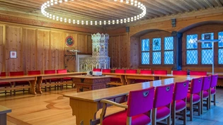 Heiss begehrte Plätze: Nicht einmal ein Viertel aller Kandiderenden für den Churer Gemeinderat werden nächstes Jahr hier Platz nehmen können. Heiss begehrte Plätze: Nicht einmal ein Viertel aller Kandiderenden für den Churer Gemeinderat werden nächstes Jahr hier Platz nehmen können.