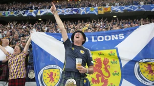 Wer ist beim Bier die Nummer 1? Dieser schottische Fan scheint die Antwort schon zu kennen.