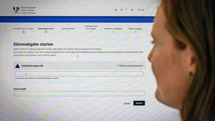 Per Mausklick statt via Brief: Noch nie zuvor wurde in Graubünden das E-Voting-System so oft genutzt wie am vergangenen Wahl- und Abstimmungssonntag. Per Mausklick statt via Brief: Noch nie zuvor wurde in Graubünden das E-Voting-System so oft genutzt wie am vergangenen Wahl- und Abstimmungssonntag.