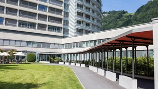 Neue Wege: Das Kantonsspital Glarus legt die Bettenstationen im Hauptgebäude zusammen. 