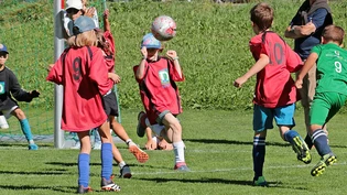 Hunderte Schülerinnen und Schüler spielten an der 41. Schüler-Fussballmeisterschaft. Hunderte Schülerinnen und Schüler spielten an der 41. Schüler-Fussballmeisterschaft.