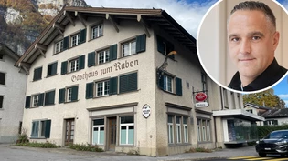 Historisches Gasthaus: Der «Raben» in Netstal soll wie schon andere Beizen im Dorf zu einem Wohnhaus umgebaut werden – geplant wird das Bauprojekt von der Schiesser Architektur und Bauingenieur AG von Andreas Zweifel. 