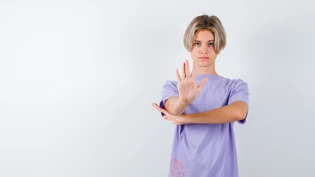 Zunehmende Ablehnung: Besonders bei jüngeren, männlichen Jugendlichen nehmen laut einer Befragung feindliche Einstellungen gegenüber gesellschaftlichen Minderheiten zu. 