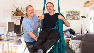 Haben ihr Glück in Trimmis gefunden: Die Eheleute Laetitia und Donny Wilkins verfolgen die US-Präsidentschaftswahl aus der Ferne. 