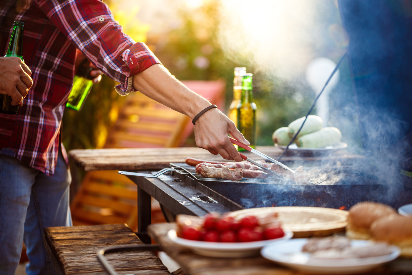 Grill raus, Beilagen drauf: Grillieren gehört einfach zum Sommer dazu.