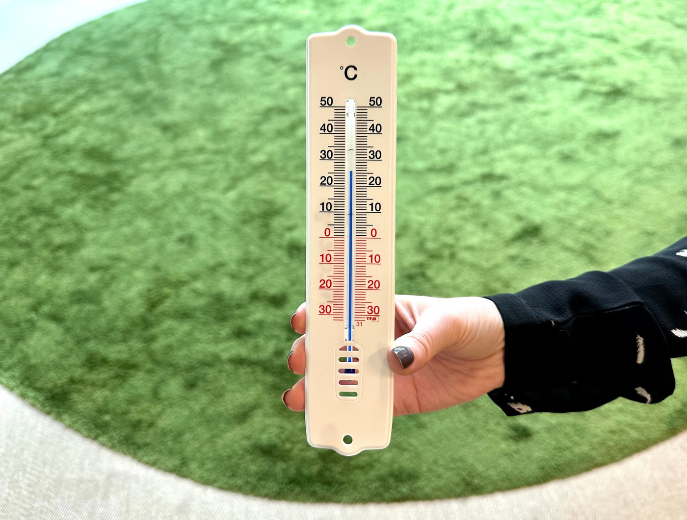 Vorsicht vor den steigenden Temperaturen: Je heisser, desto gefährlicher wird es in einem Auto.